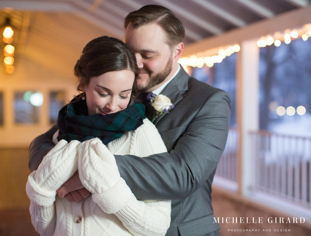 WinterWedding_AmherstMA_LordJefferyInn_MichelleGirardPhotography07.jpg