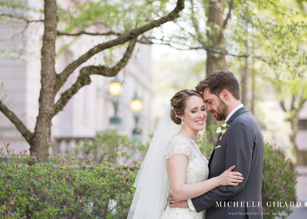 HartfordWeddingPhotography_CityHall_MarqueeEventsGershonFoxBallroom_MichelleGirardPhotography01.jpg