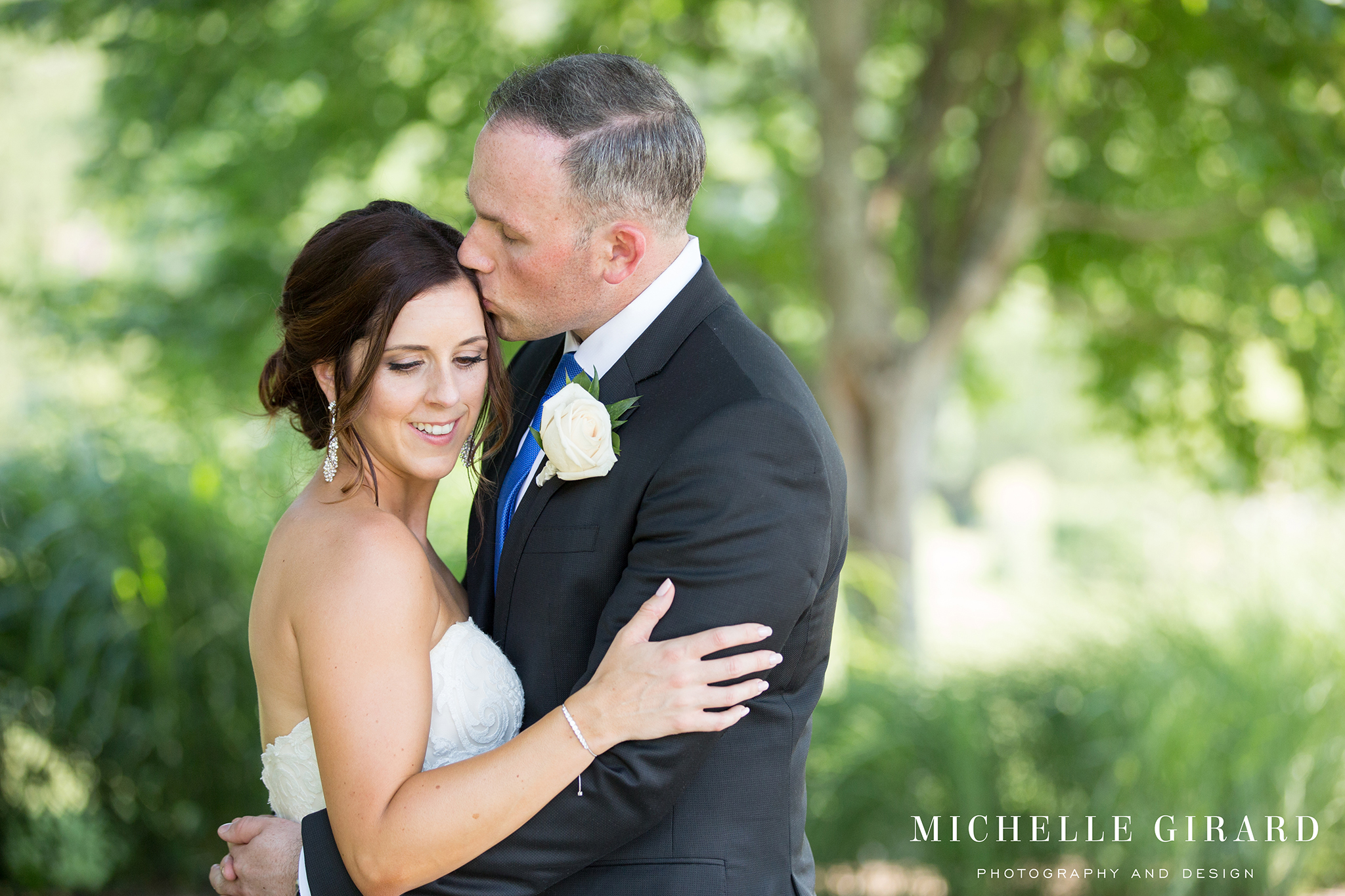 ElizabethParkGardenWedding_PondHouseWestHartford_MichelleGirardPhotography06.jpg