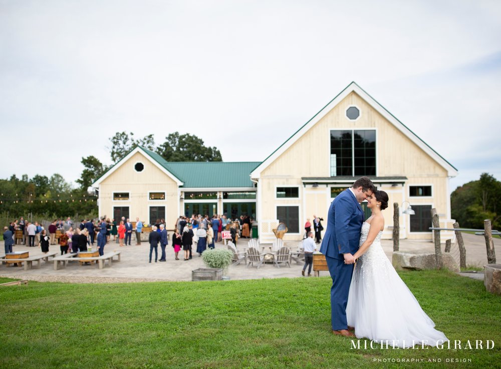 ValleyViewFarm_RusticWedding_HaydenvilleMA_MichelleGirardPhotography02.jpg