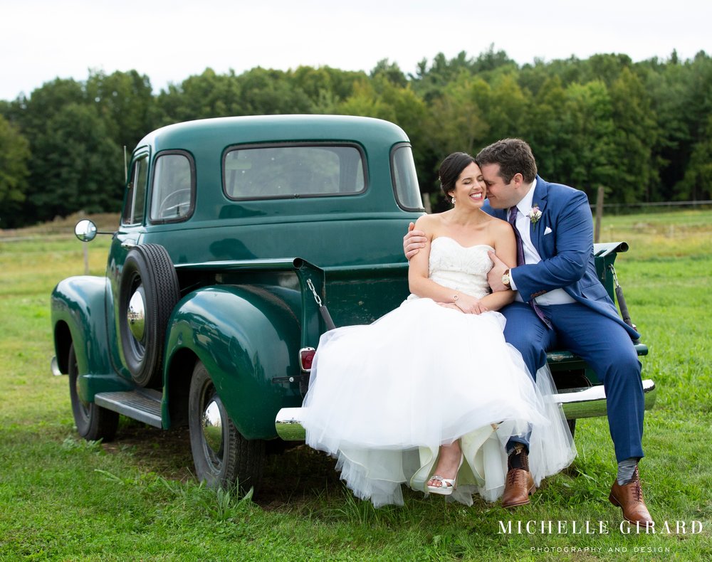 ValleyViewFarm_RusticWedding_HaydenvilleMA_MichelleGirardPhotography01.jpg