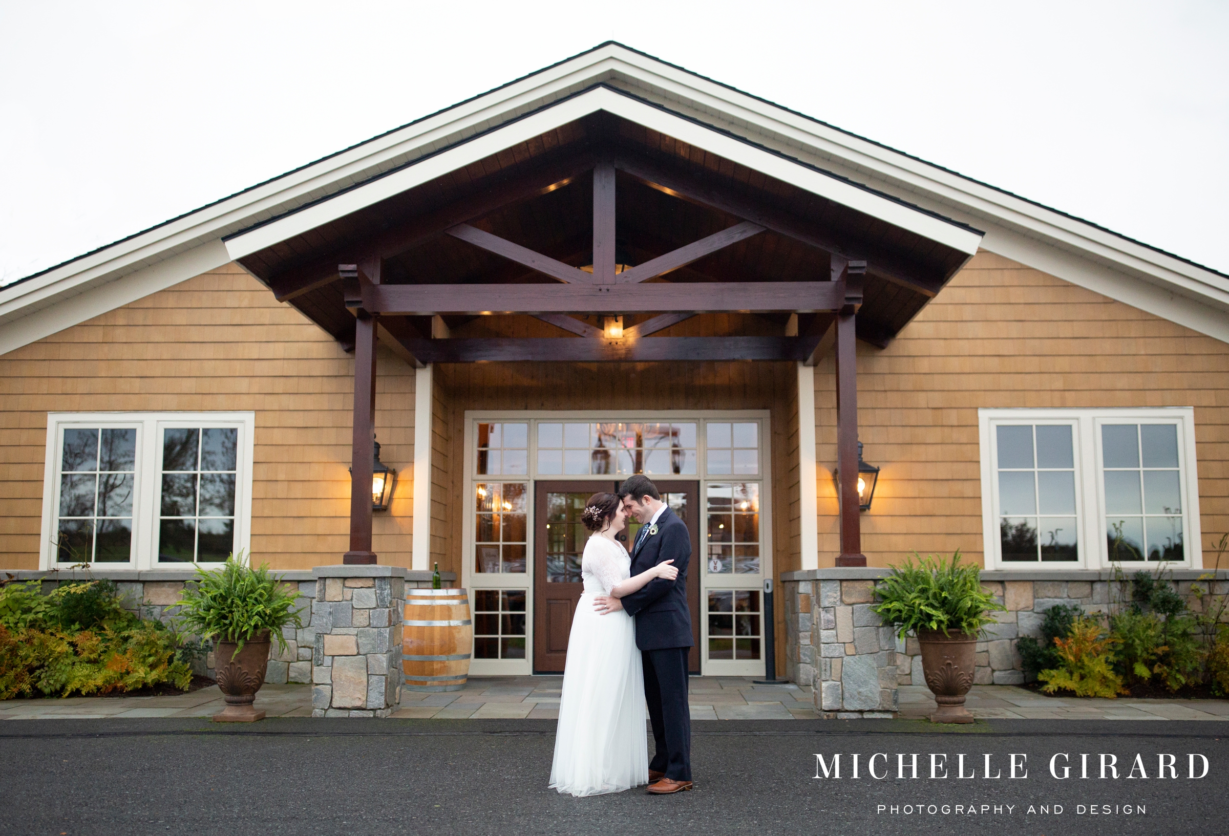 OweraVineyards_WineryWedding_CazenoviaNY_MichelleGirardPhotography010.jpg