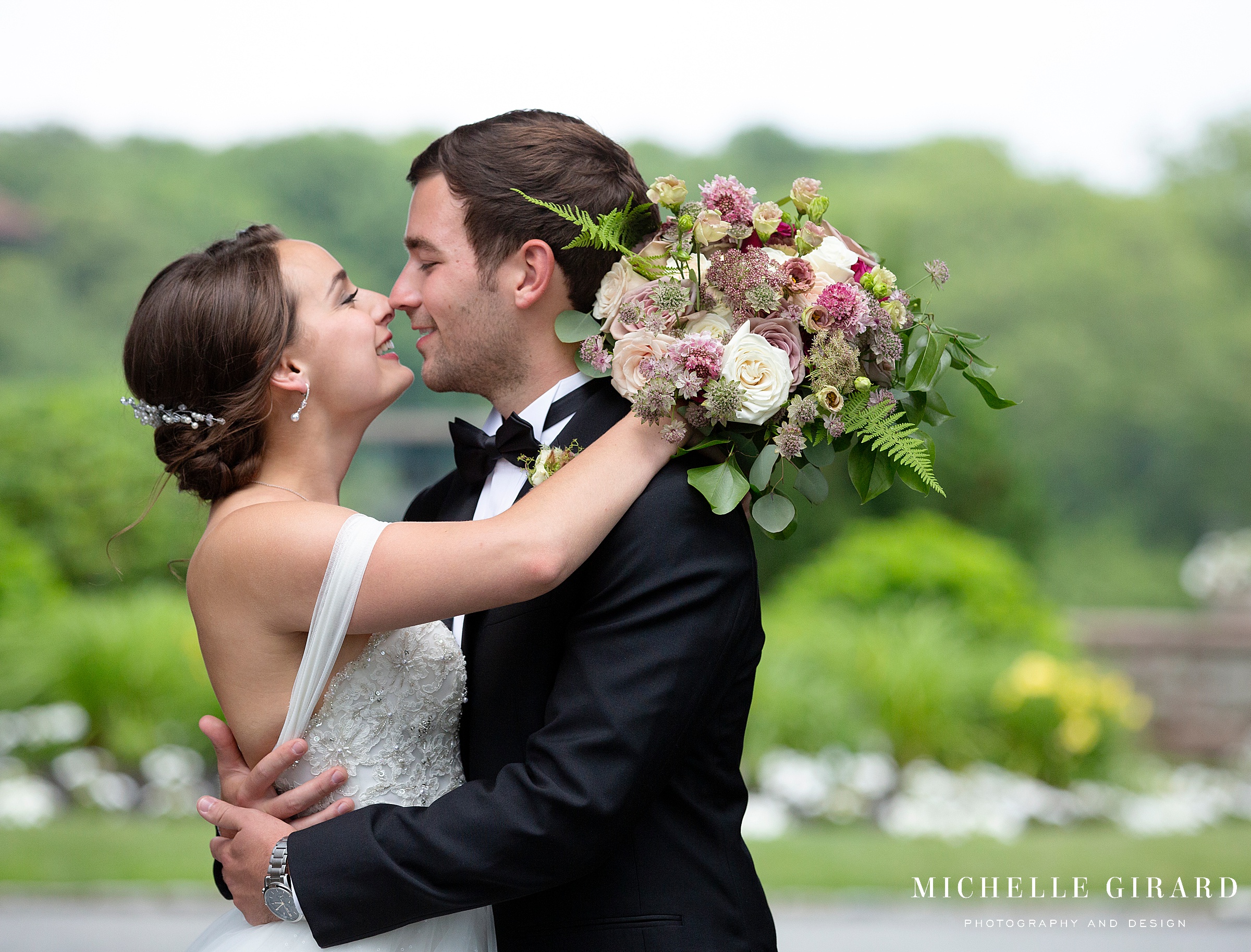 OceanCliffWedding_NewportRhodeIsland_MichelleGirardPhotography07.jpg