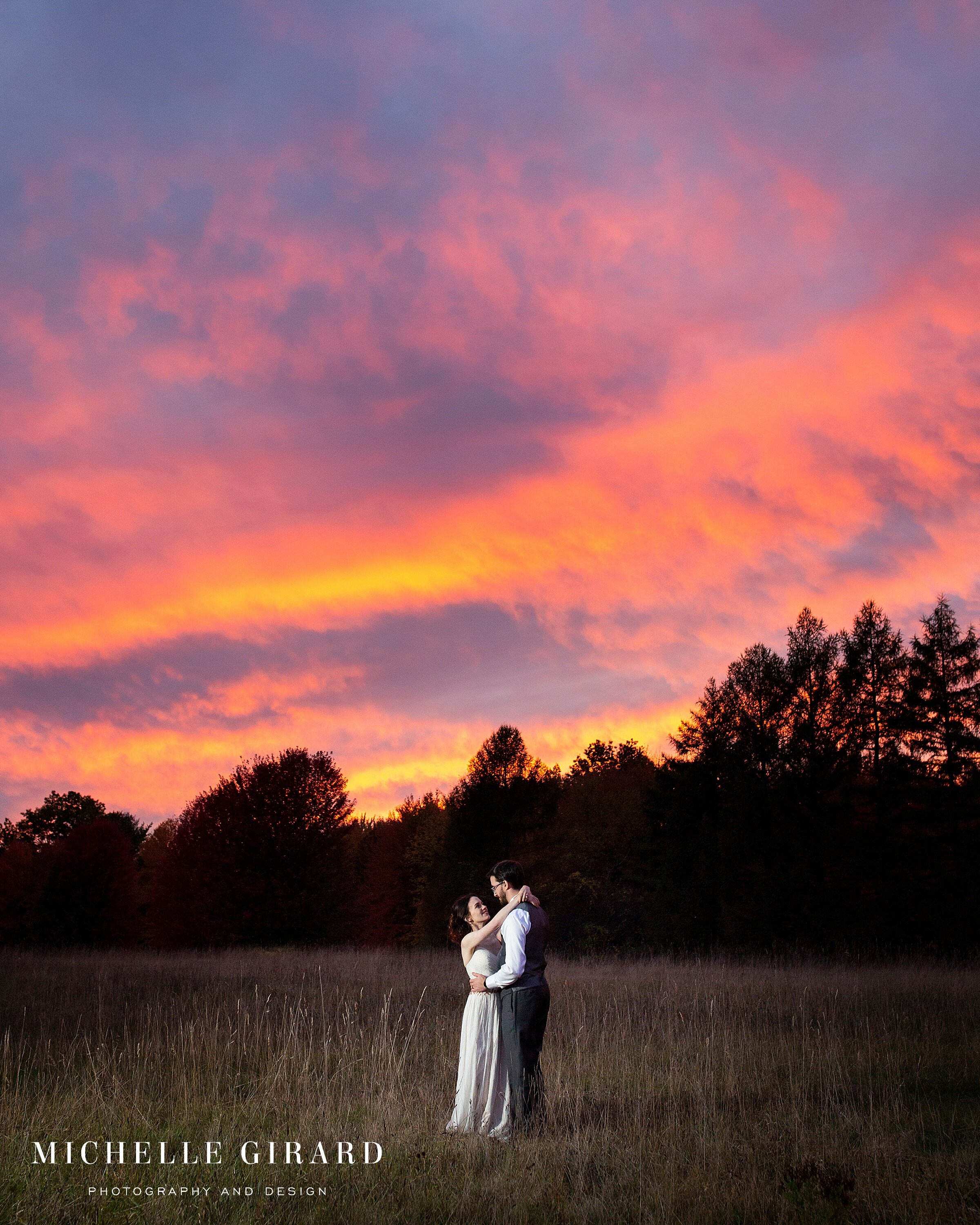 RedBarnFallWedding_HampshireCollegeAmherstMA_MichelleGirardPhotography10.jpg