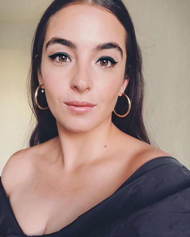 @alannamasterson for #thewalkingdead premier &hearts;️😍
Teal cat eye 
Thank you @danessa_myricks for making such a beautiful line of products. 
And @cledepeaubeauteus for the perfect foundations.
Hair by @samiknighthair styling by @ecduzit