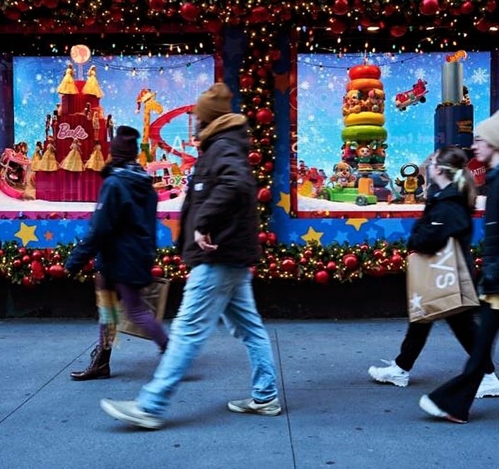 Art Direction - Macy's / Toys R Us Holiday 2023 -Shop Cat