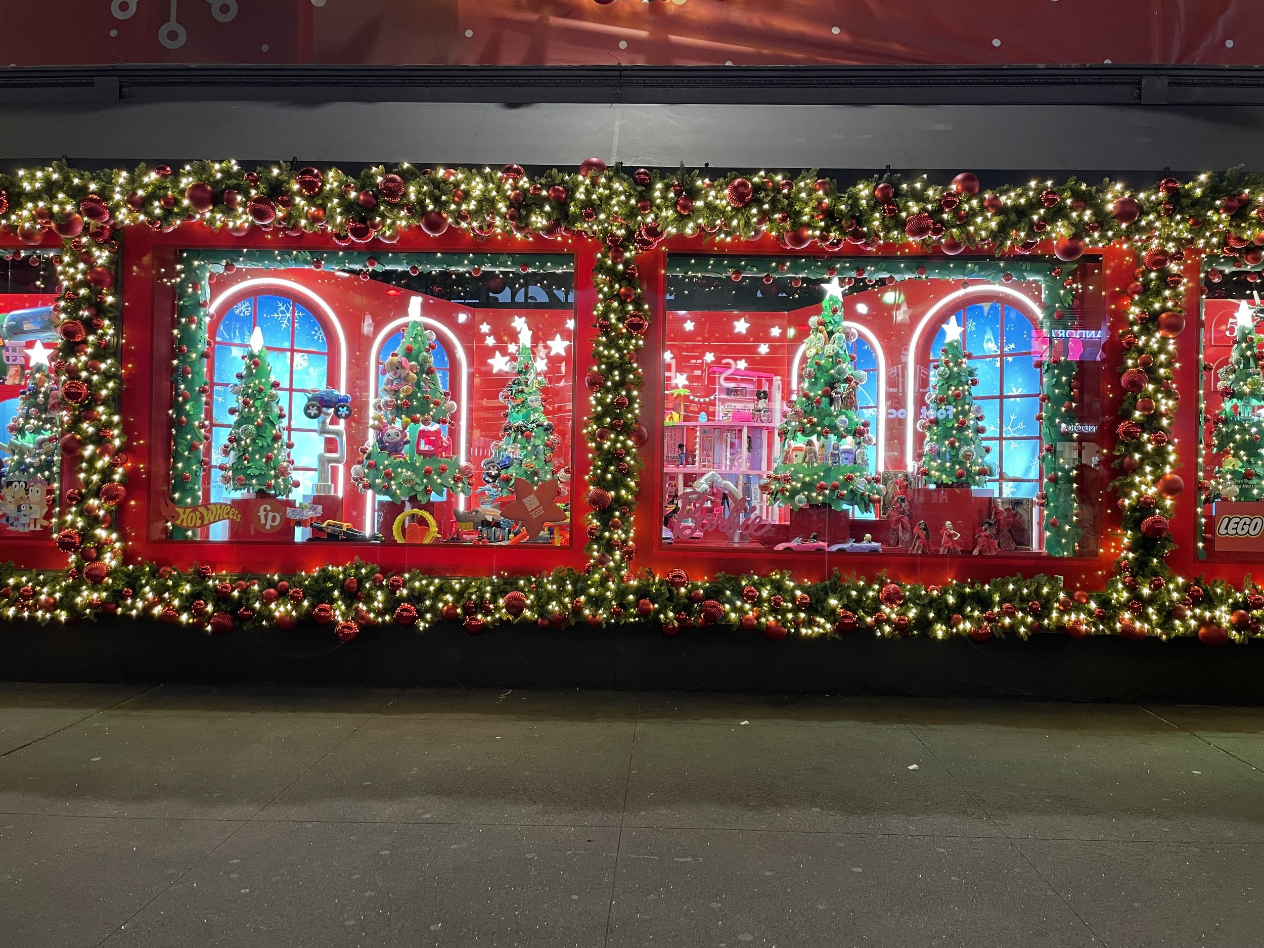 Art Direction - Macy's / Toys R Us Holiday 2024 -Shop Cat