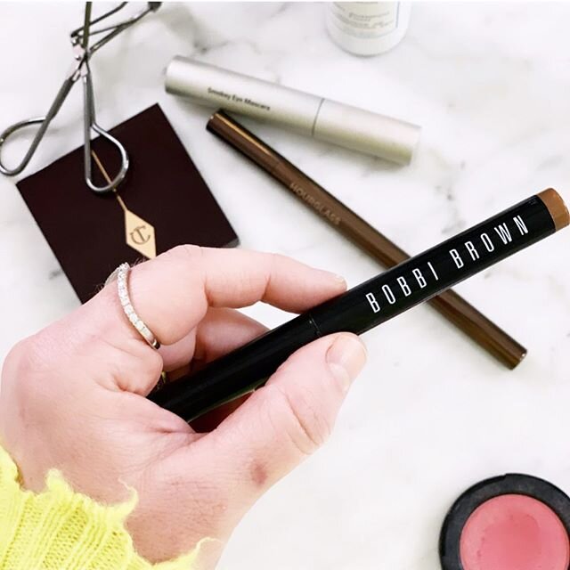 I&rsquo;m a makeup minimalist when I travel. I pack strong basics, products that work for me. Bobbi Brown Long-Wear Cream Shadow Stick in Golden Bronze is one of my favorite all around shades. I use it as a bit of a mix of an eyeliner + eyeshadow : a