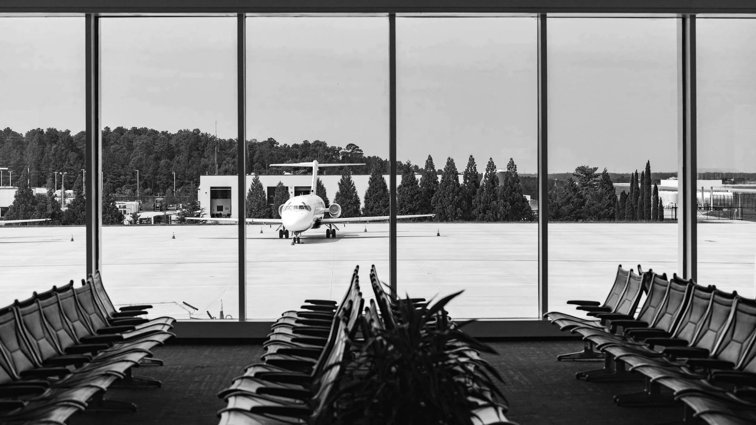 585_GSP_Gates_WaitingToBoard_GeoffLJohnson.jpg