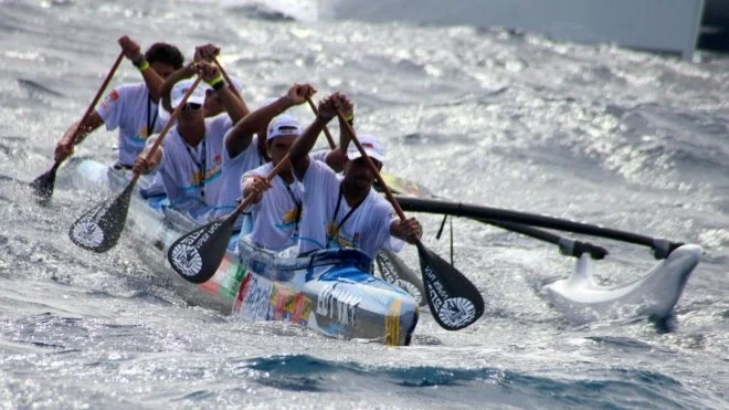 Team EDT Tahiti . . .