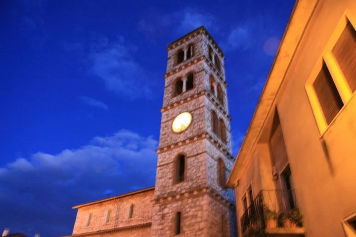 An old clock that still ticks. Tuscany, 2011