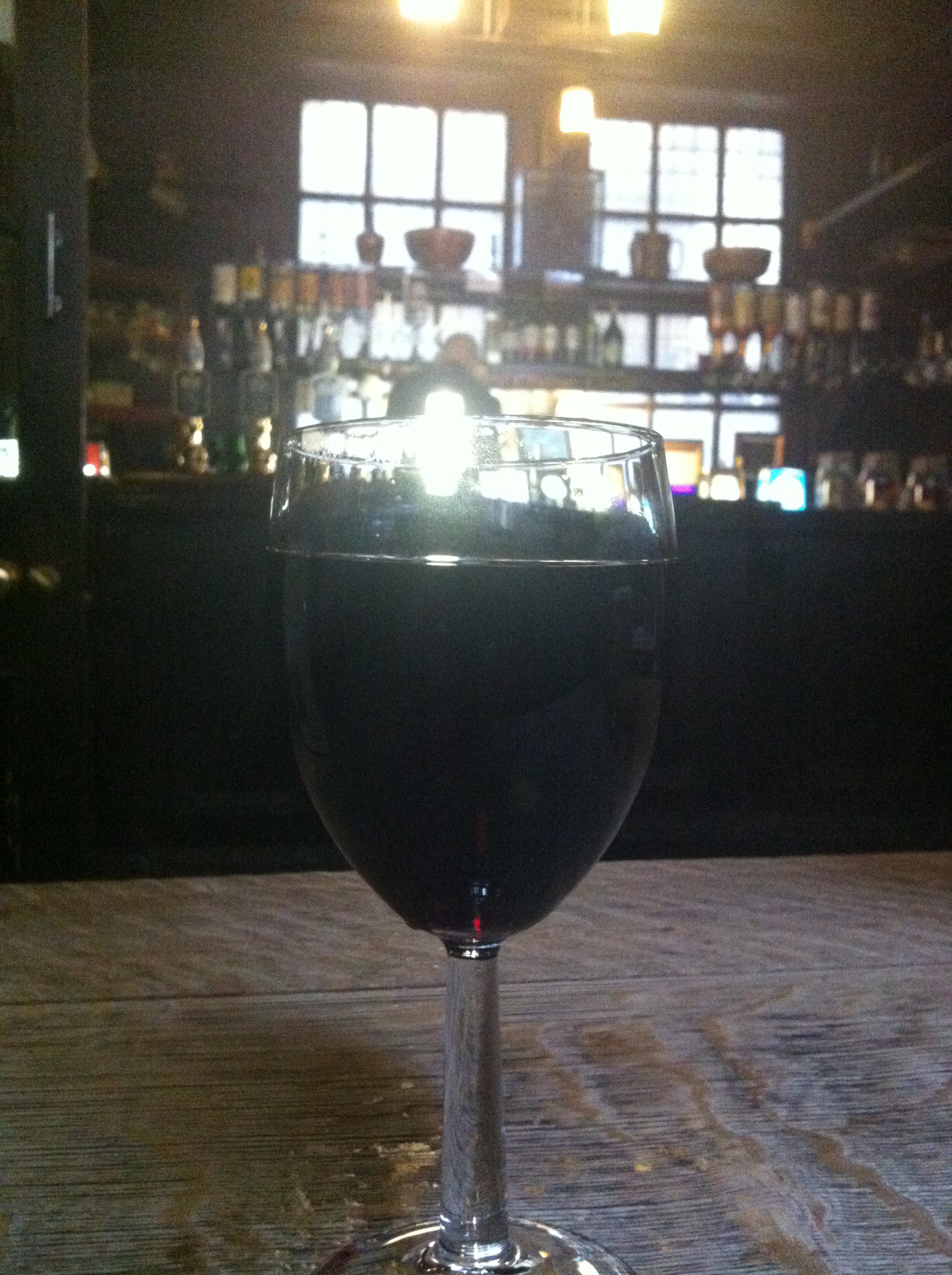 Does anyone else feel like singing "Hallelluiah!" when they look at this pic? A nice glass of red really warms the insides on a damp and cold spring day. (@ Cheshire Cheese, London, England)