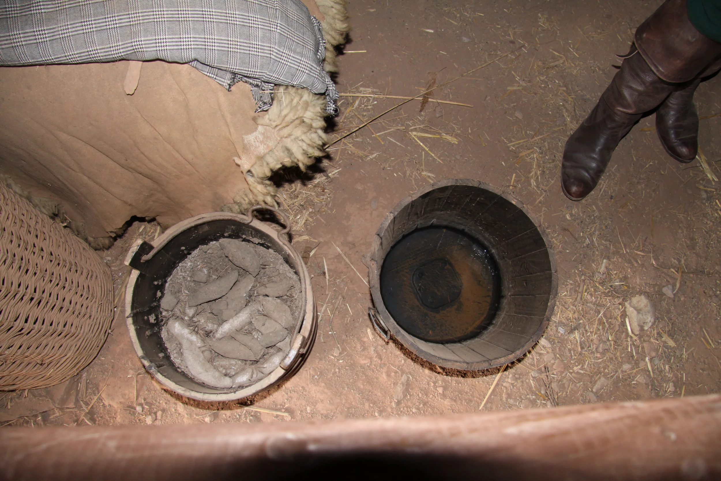 A vat of fake 'poo' which villagers were required to store and hand over daily to the 'gong farmer', who would then re-sell it to the peasants for a variety of uses, including mixing with straw to solidify cottage walls and using as fertiliser on the fields. The vat of 'wee' was kept to bleach black wool to white, as white wool was all the fashion back then but the sheep were mostly black. What with livestock herded in the cottage for the night and a proper coal fire puffing up clouds of black plume, it must have made for an interesting potpourri!