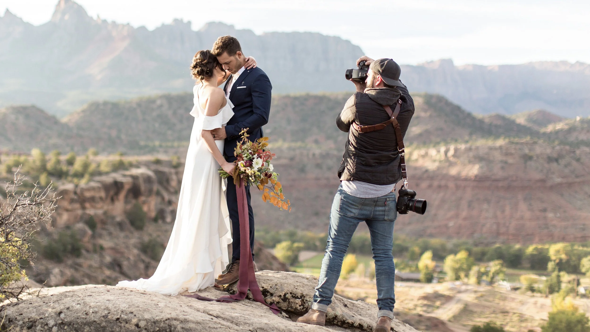 yler Rye Teaching a Photography Course for Elopements