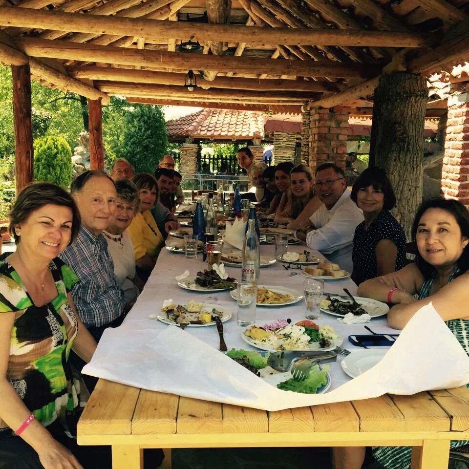 Family-style eating at its best.