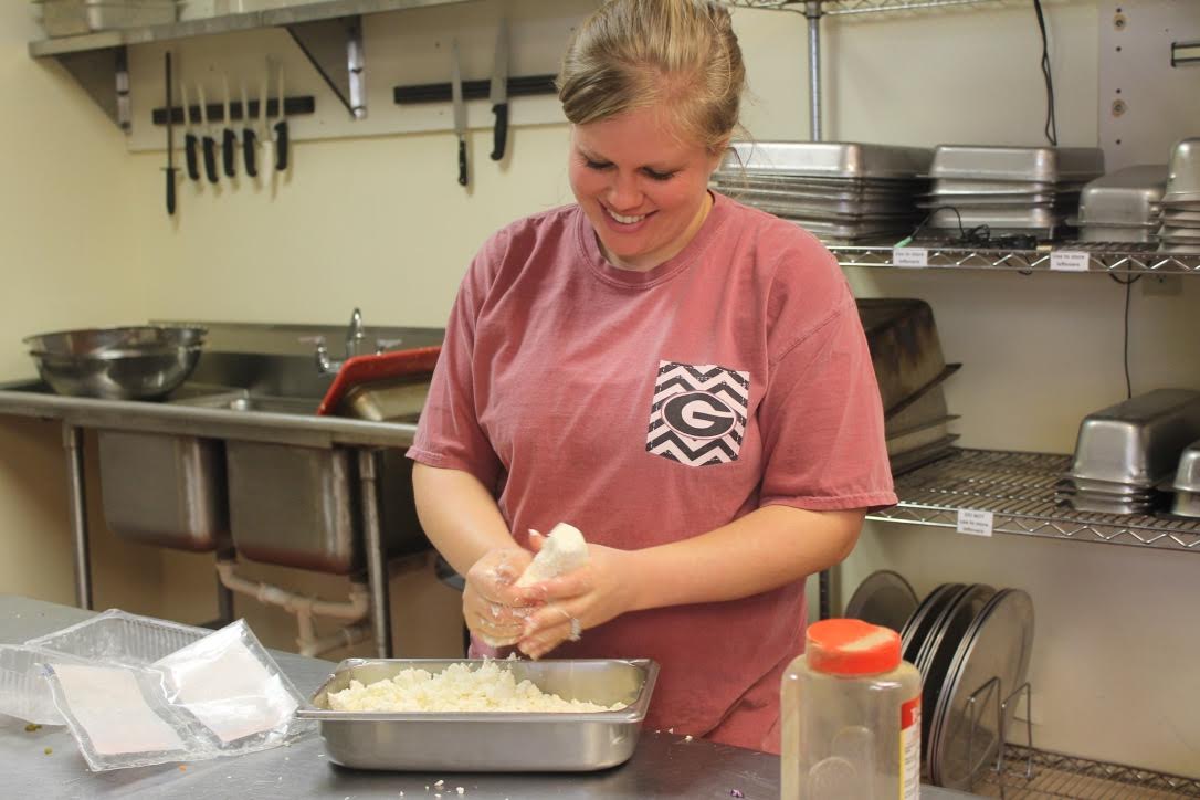 Work on lunch began right after breakfast... the creamed corn was reaaalllly good, Ali!
