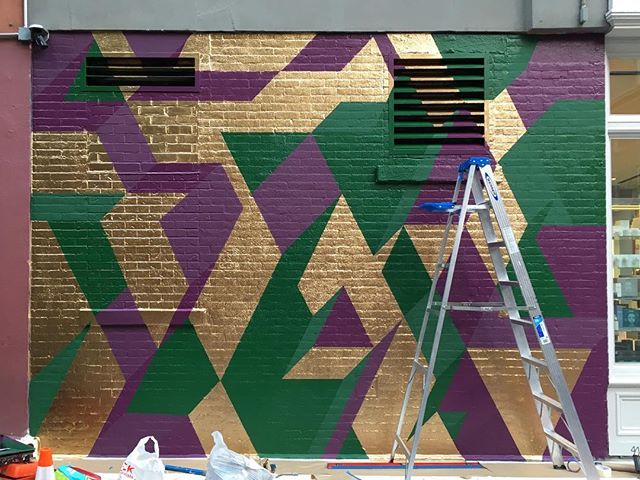 Almost done #mural #isometric #geometricart #muralonmott #thebeautywishlist #spacenk #streetart