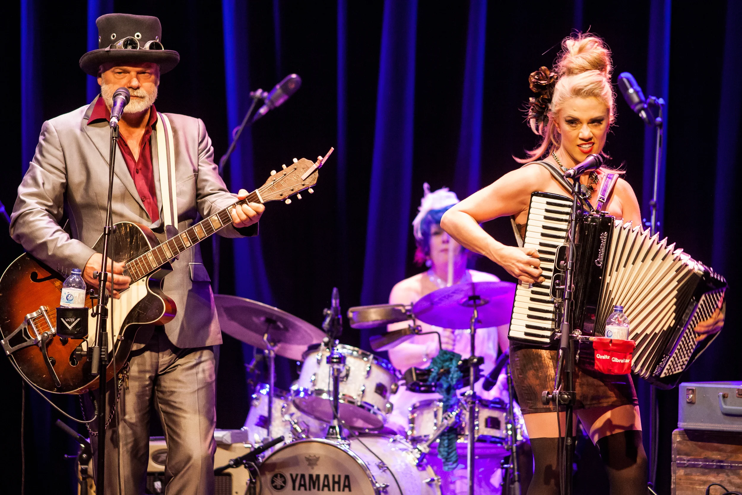 I'll admit, I had never heard Fred Eaglesmith prior to Exclaim! hiring me to shoot his show at the Park Theatre. My friend and fellow Exclaim! contributor Sheldon assured me that we were in for a good time. Eaglesmith's merry band of pranksters are like a psychedelic roadshow that set out on the open road sometime in the 60's and still haven't run out of gas. 