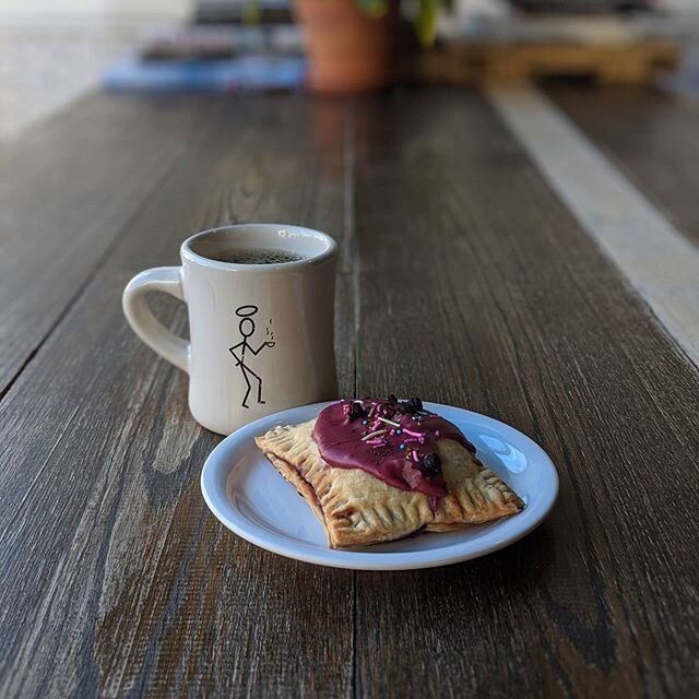 More amazing @catsluckvegan treats this weekend. Blueberry hand pies, gingersnap cookies, and pb&amp;j bars!! Don't miss out they go quick