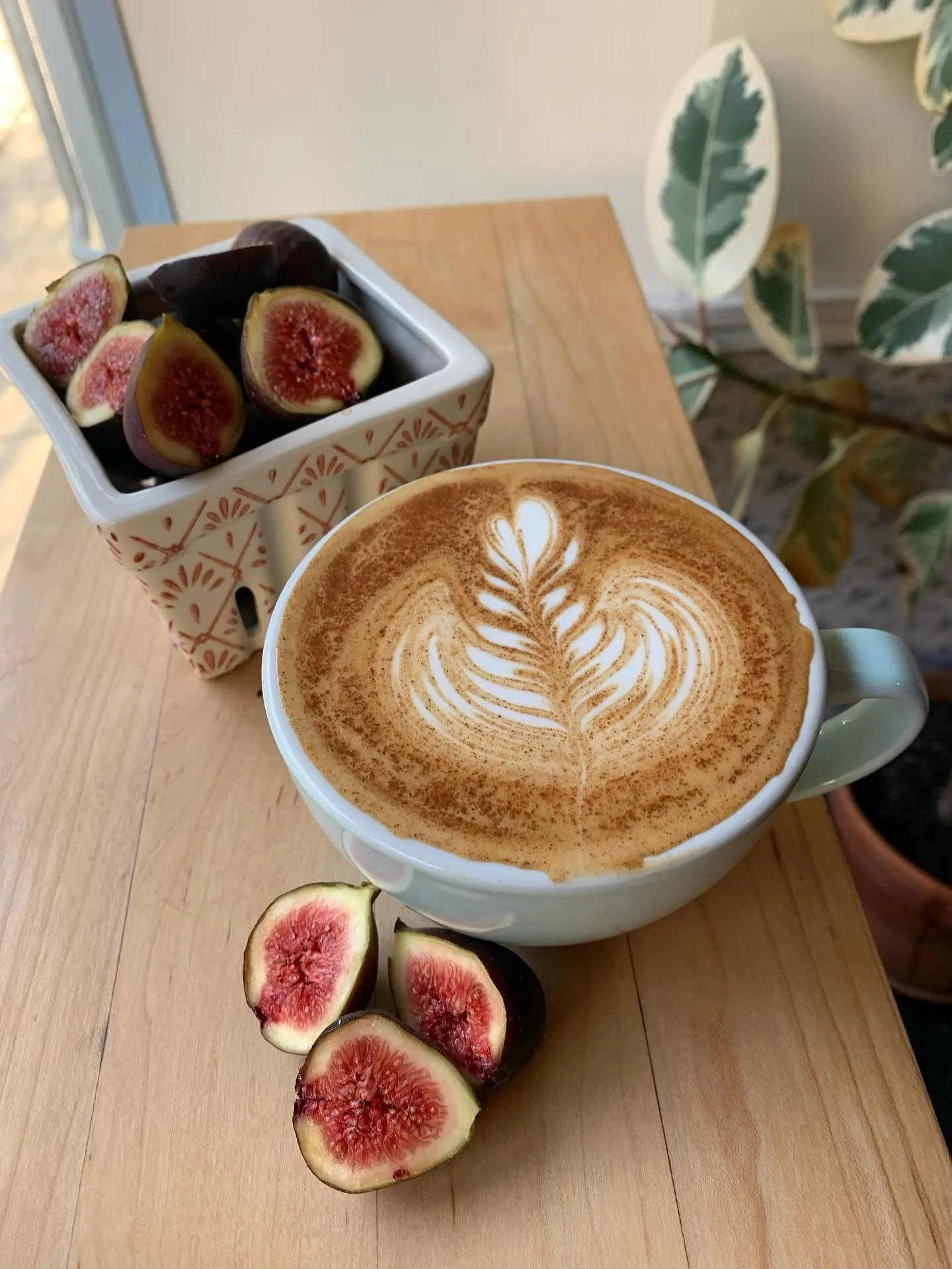 Fall is here and so are our new drinks! 🍁
We have a brown sugar fig syrup, it&rsquo;s warm and fruity 
Miso caramel syrup the perfect combination of salty and sweet
Pumpkin spice cream top for our cold brew made with @maidencoffee darkest blend 
Map