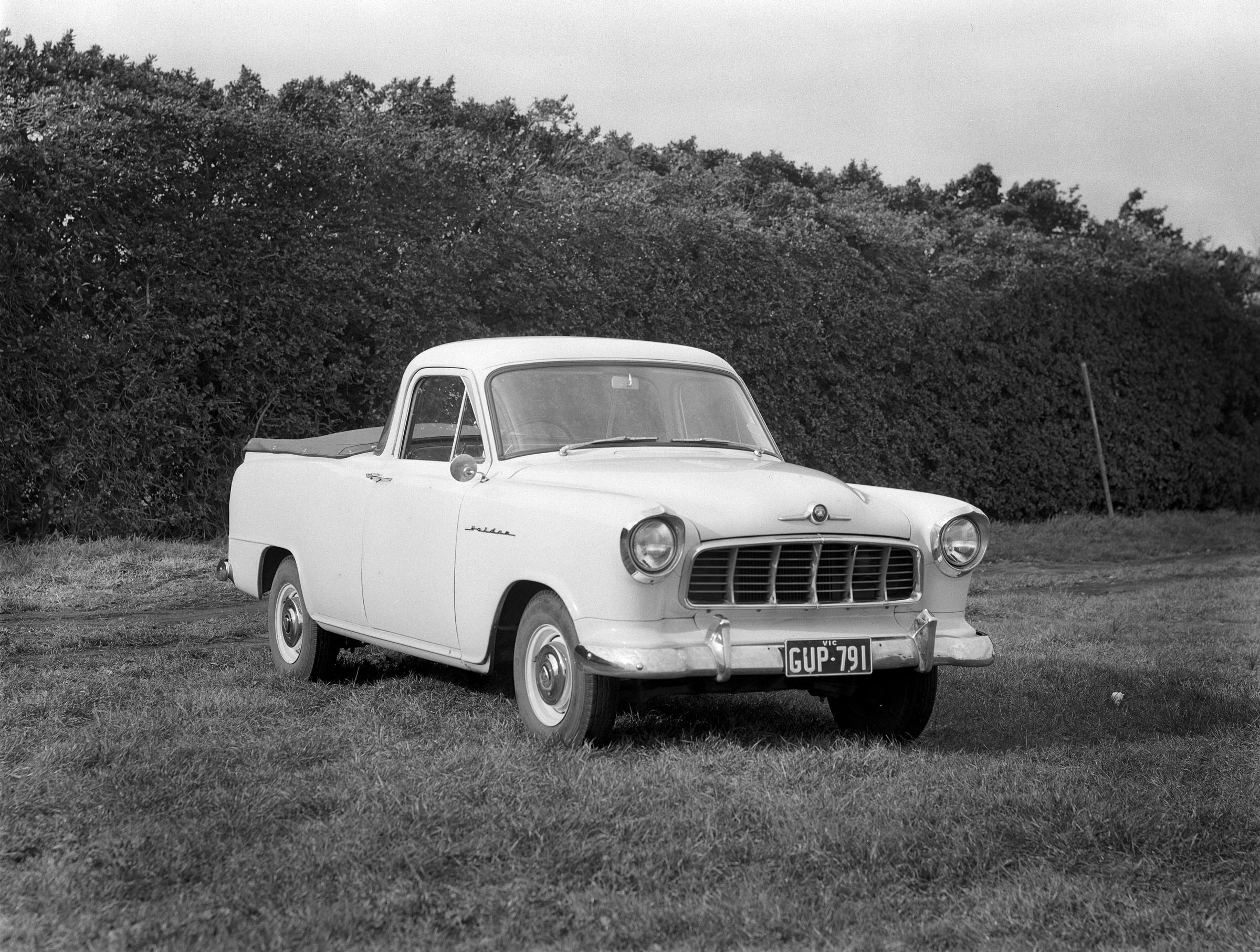 03-HistoricUteFE_220_01.jpg