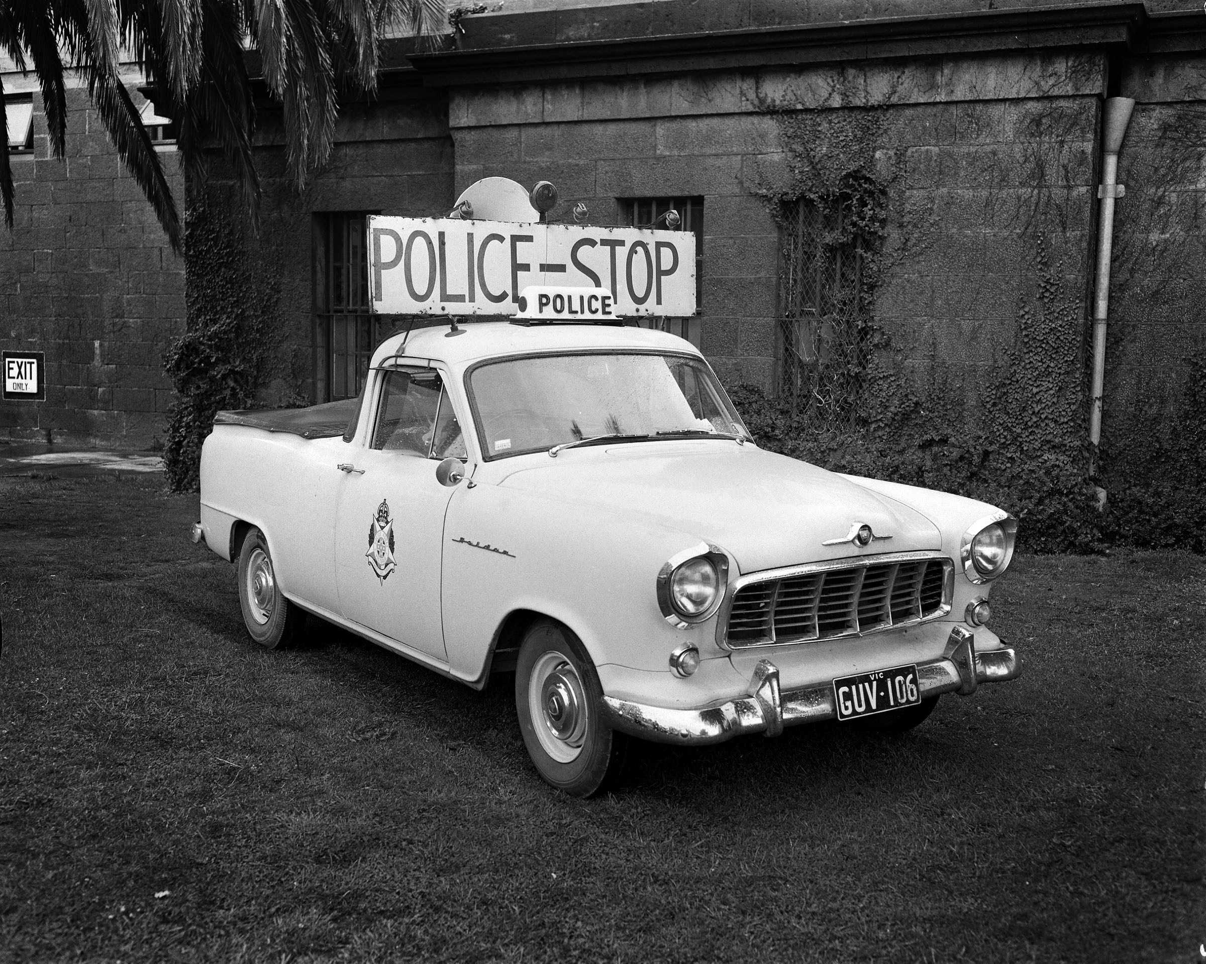 1957-fe-ute-02.jpg