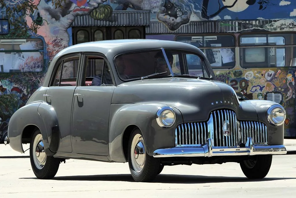 01-holden_48-215.jpg