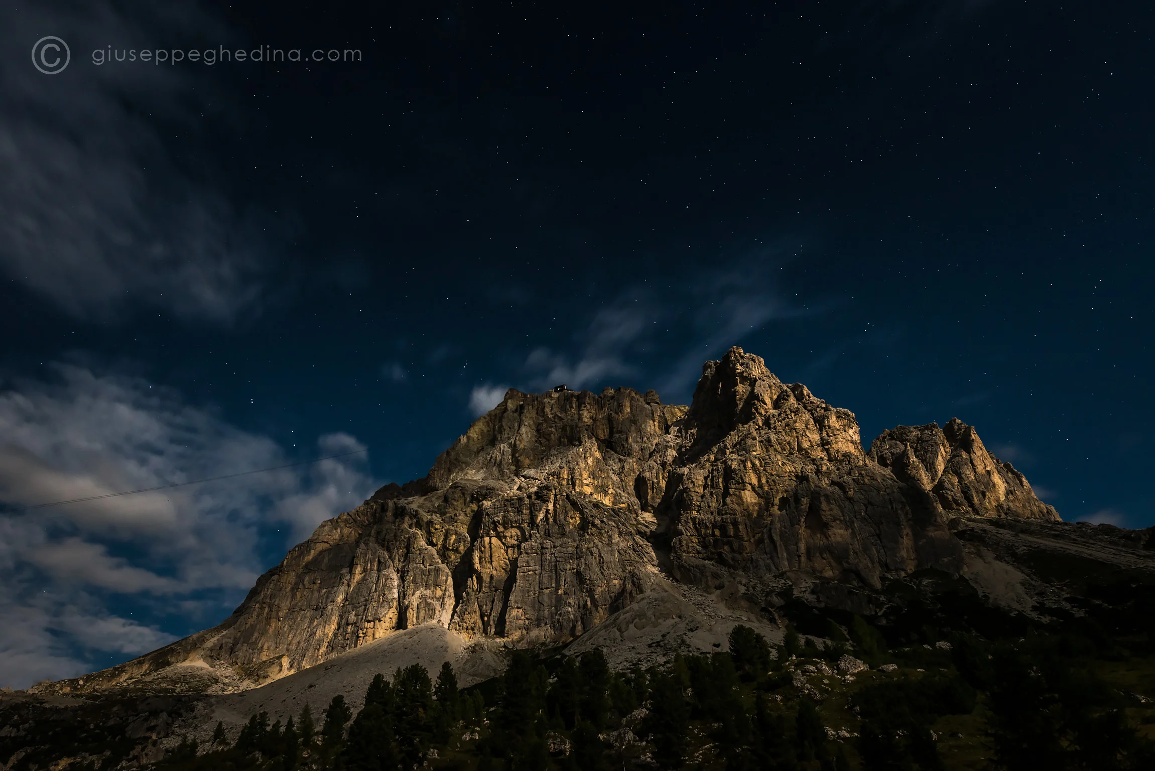 Il Lagazuoi dal Passo Falzarego.