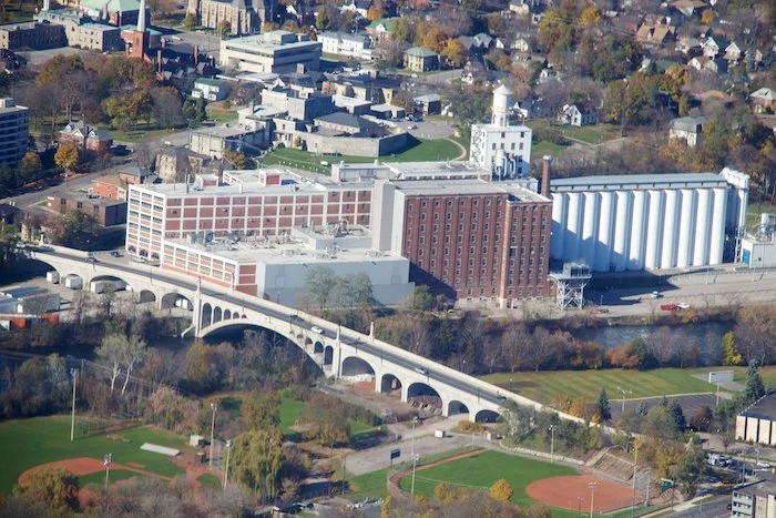 Ptbo1400Feet3.jpg