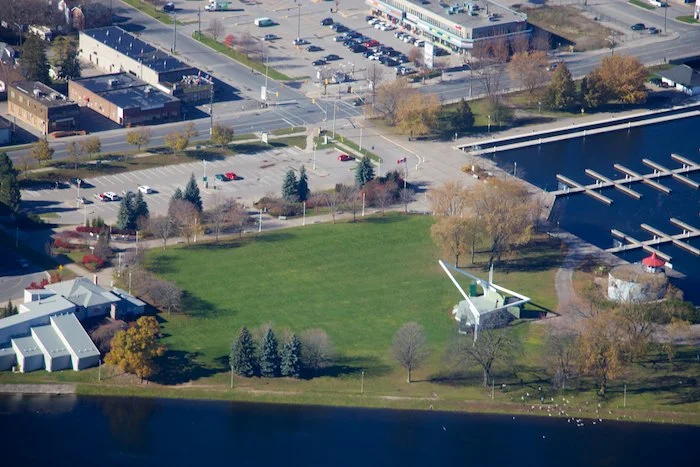 Ptbo1400Feet5.jpg