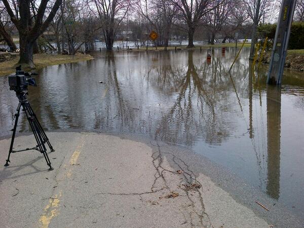 Lock St closed at King George St. & McKellar St. due to flooding, pic via @TVCPtbo