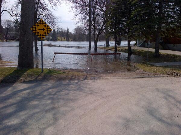 Backyards underwater at Graham St. & Lillian Ave, pic via @TVCPtbo