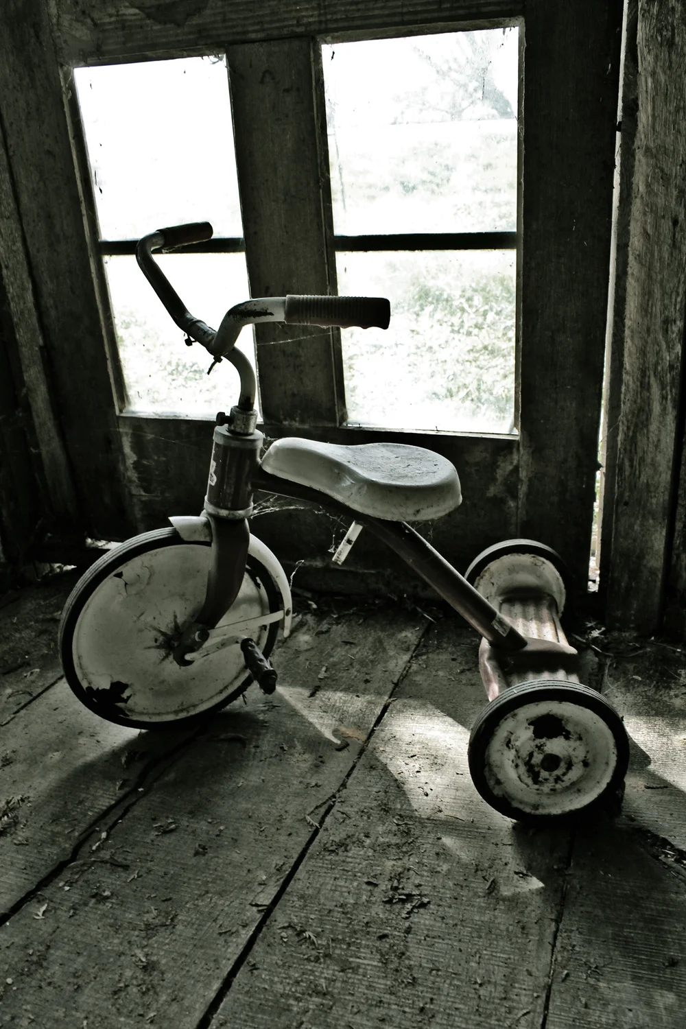 New Art Exhibit In Peterborough Features Photos Of Abandoned Houses