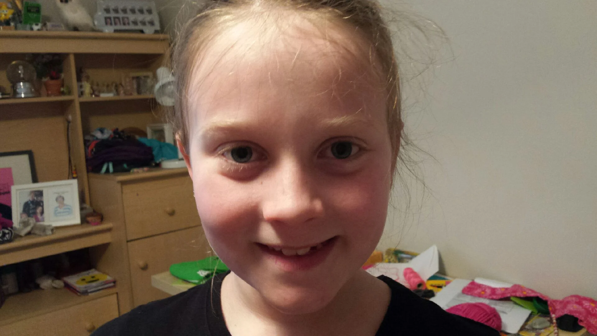 Look At What A 9-Year-Old Did For An Old Man Holding "Hungry, Please Help" Sign