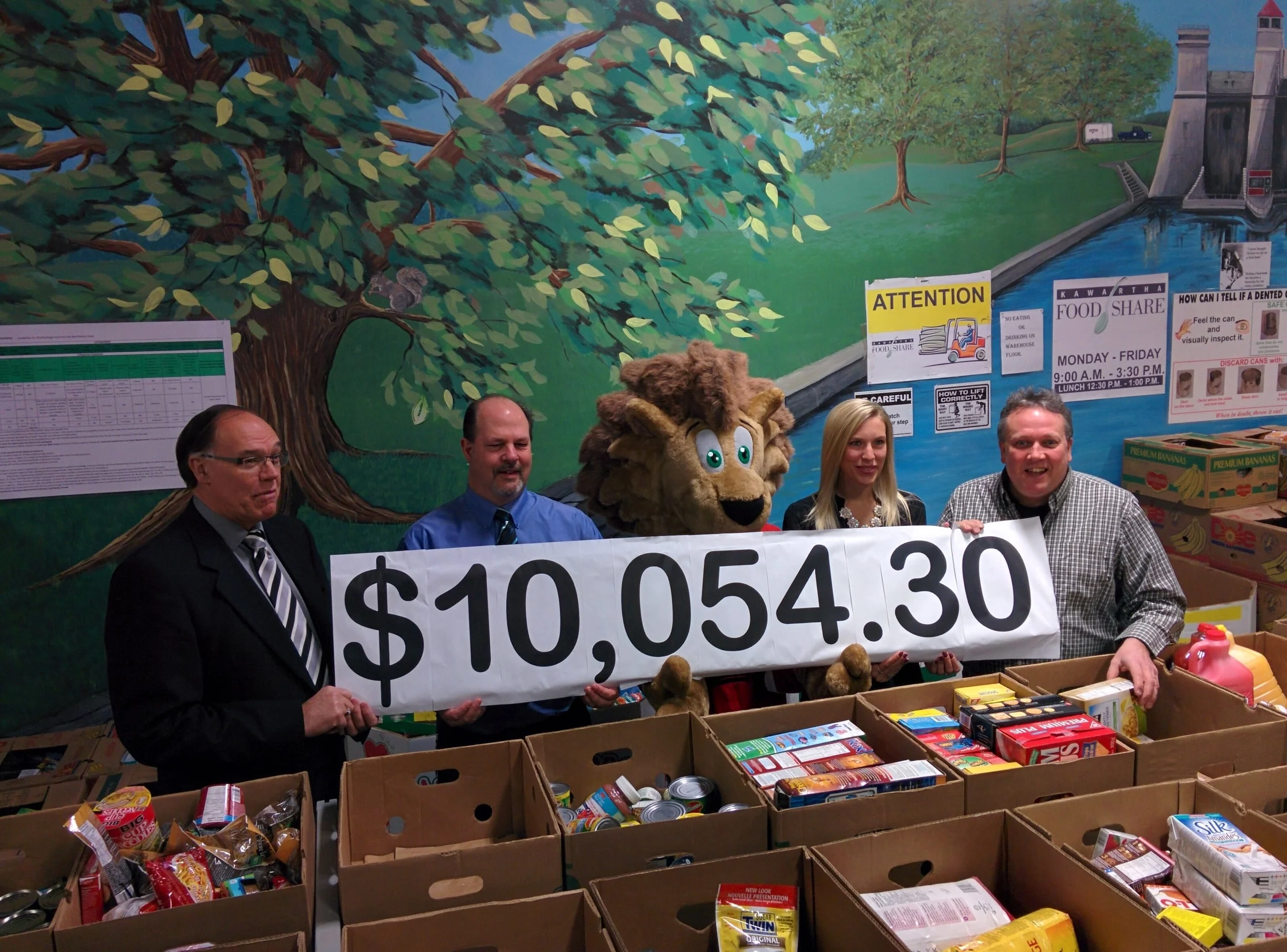 Downtown Shoppers Donate $10,000 To Kawartha Food Share