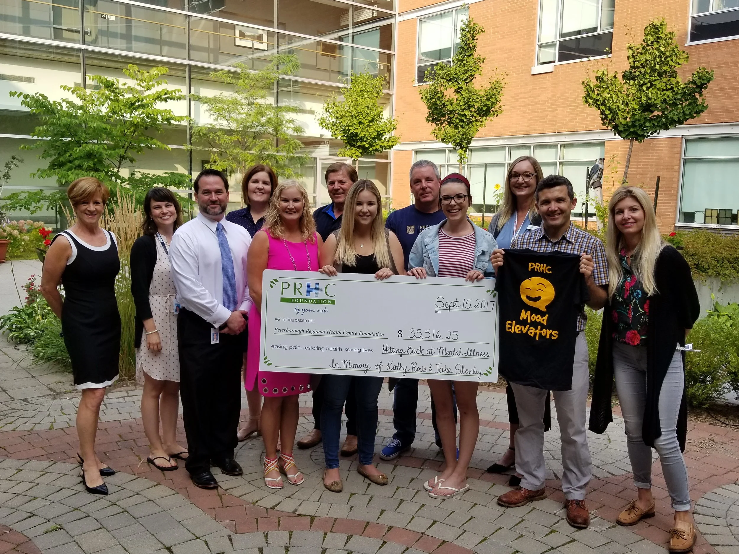 Left to right: Lesley Heighway (Foundation Member), Sandra Hamilton, Brian Hamilton, Brianna Hamilton, Graeme Ross, Sarah Ross, Anne Ondercin (Foundation Member) and staff from PRHC's Adult Mental Health In-Patient Unit