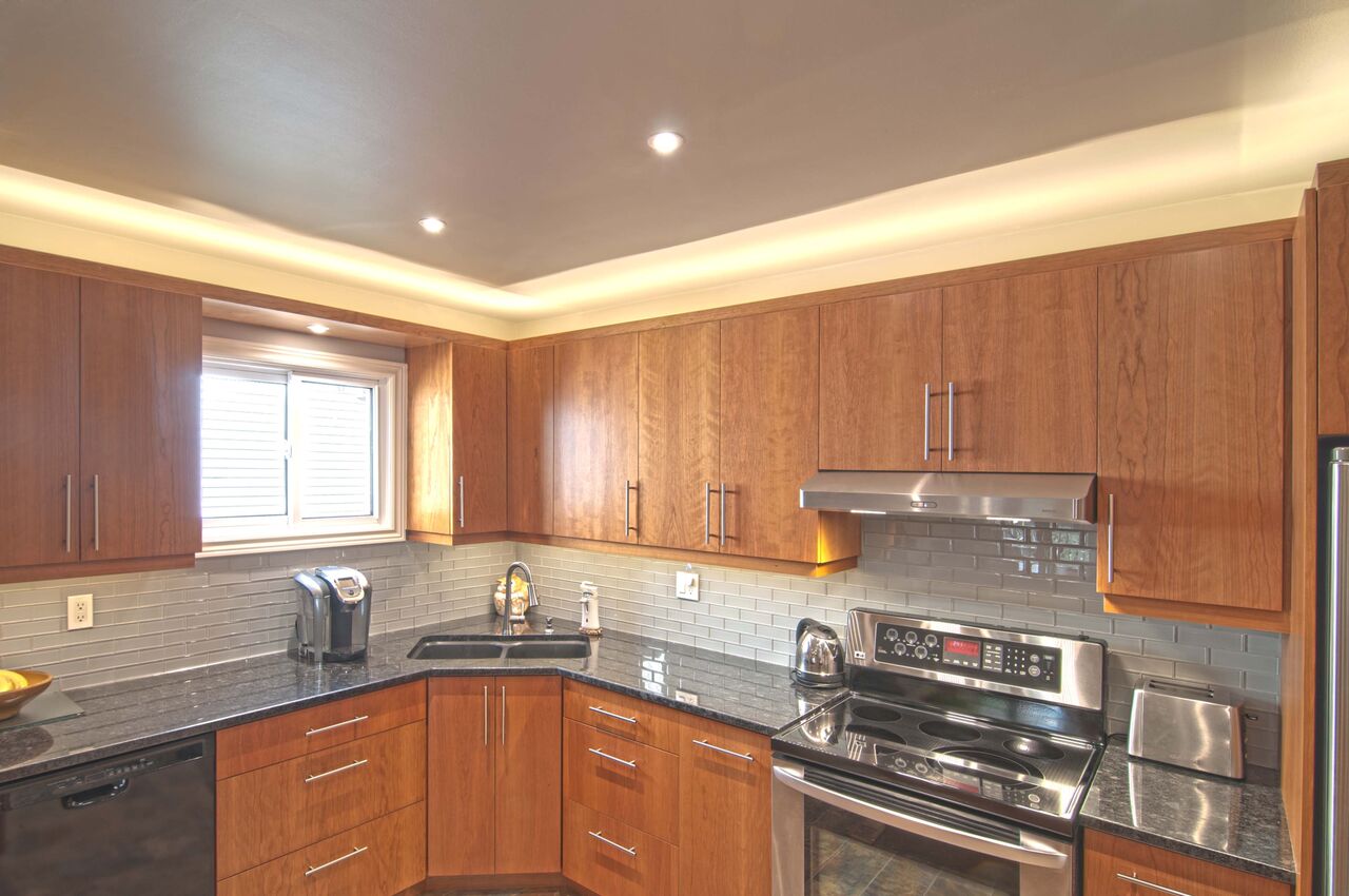 Sample of Canadiana Cabinets custom work