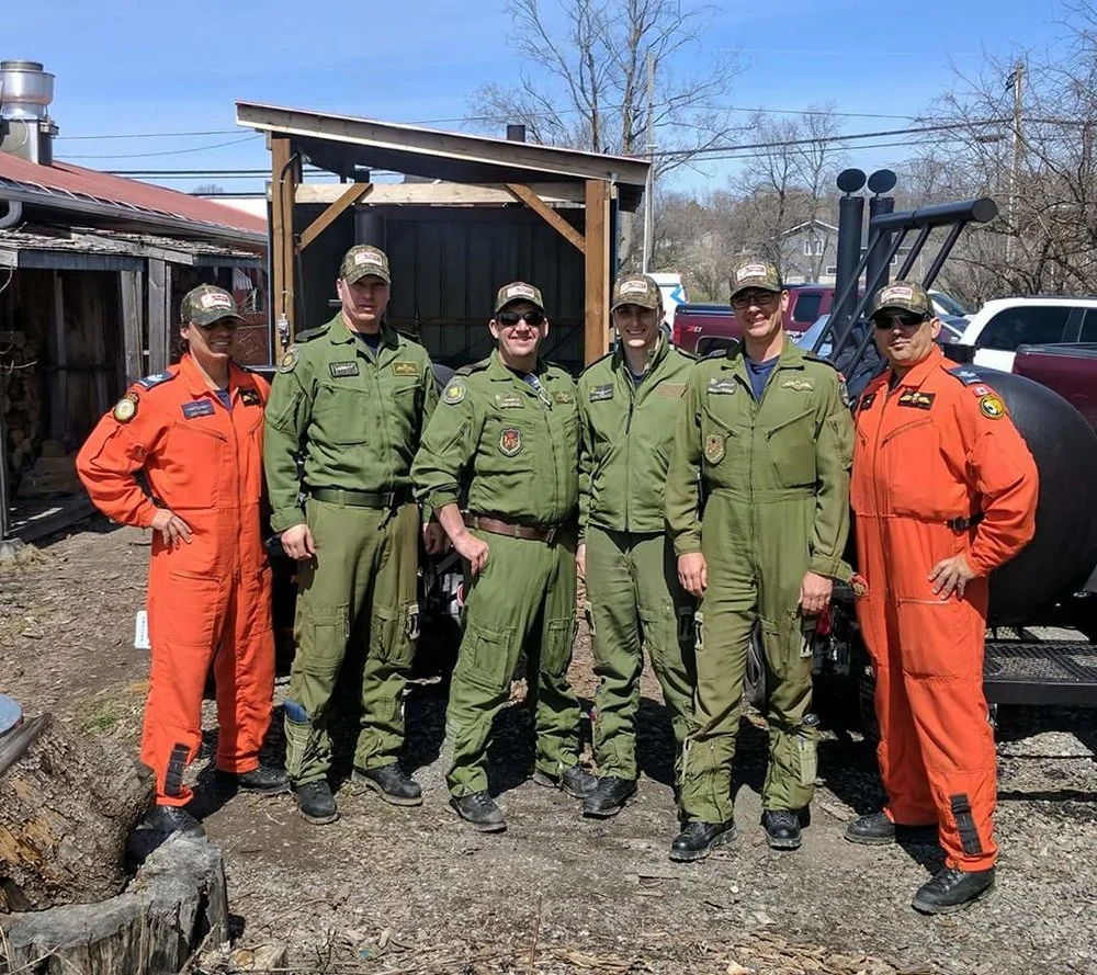 Trenton crew that landed near Muddy's April 13th, 2017. Picture via @MuddysPitBBQ