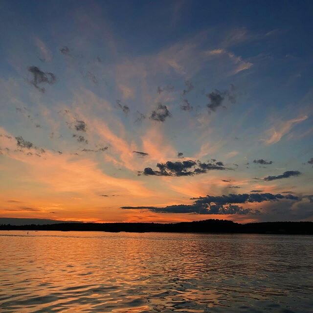 Kawarthas sunset 🌇 . (pic by @upperstoneylake) ❤️