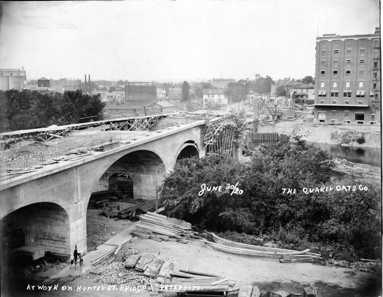 1920 Quaker Bridge Construction.jpg
