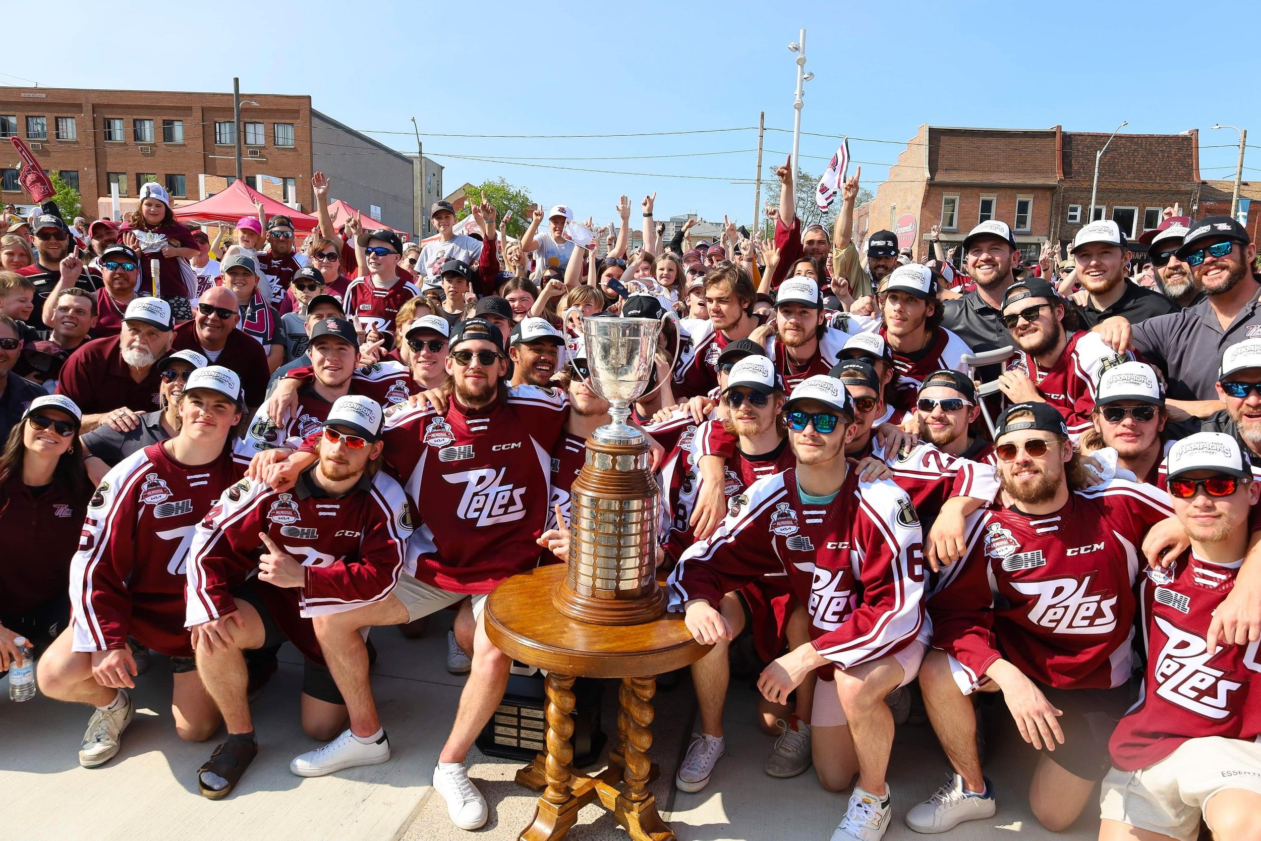 A Petes watch party took place at the Quaker Food Park Square during the team's last playoff road game on Friday. All photos by Samantha Bianco.