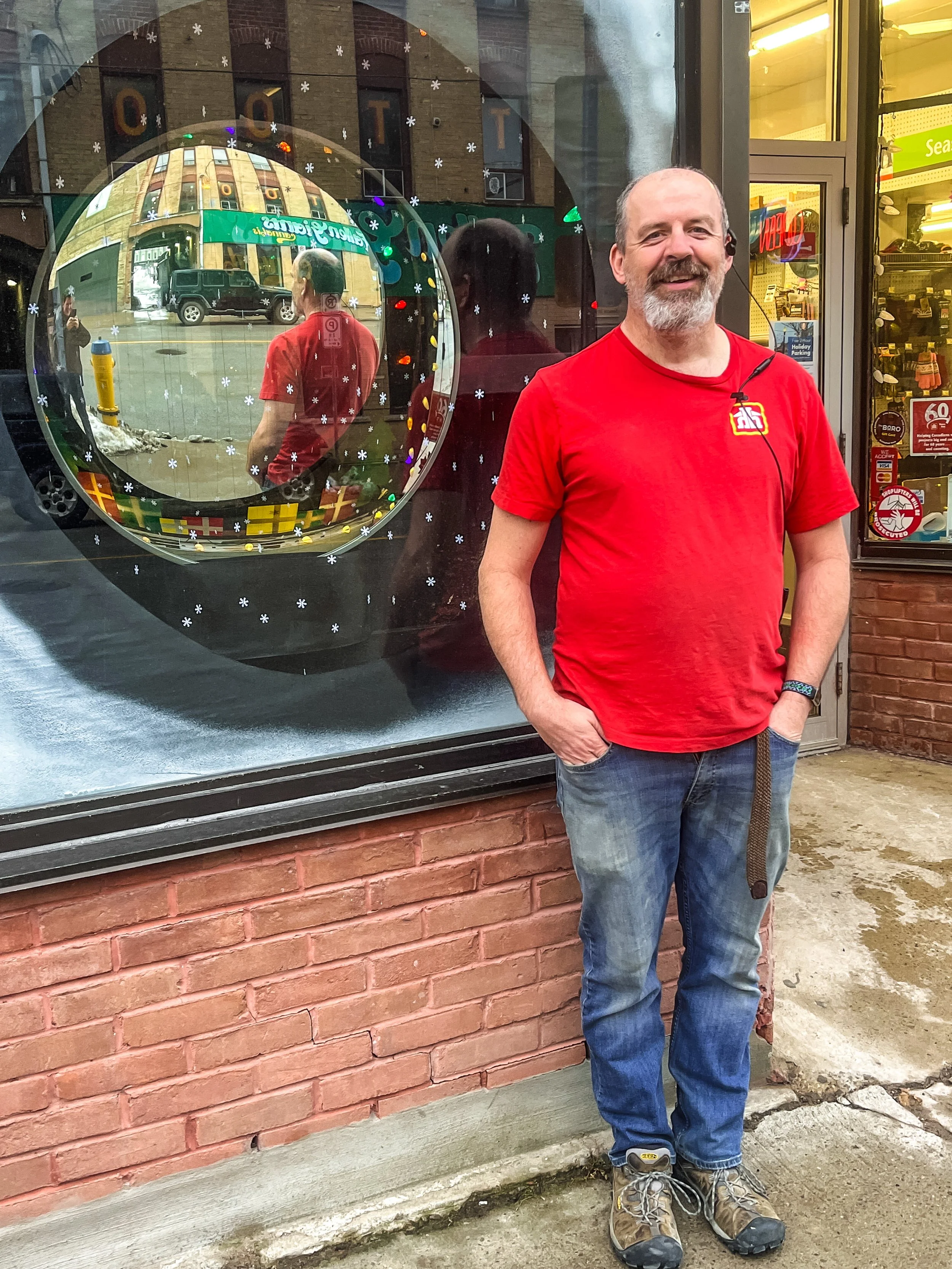  First place winner Kingan Home Hardware with their Holiday Window display. All photos courtesy of the Peterborough DBIA. 