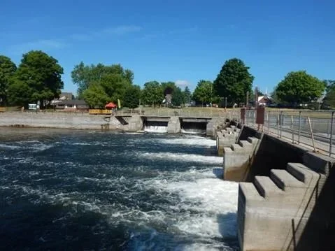 First Responders Rescue Person Who Fell Into Water At Lock 19