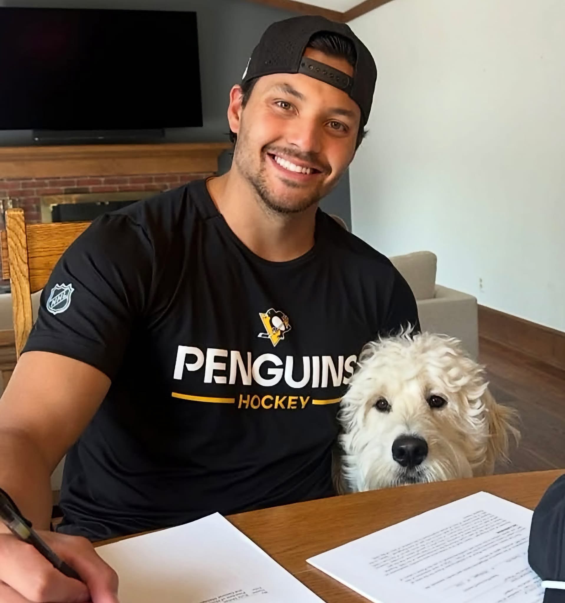 Former Peterborough Pete Nick Robertson Signs With Pittsburgh