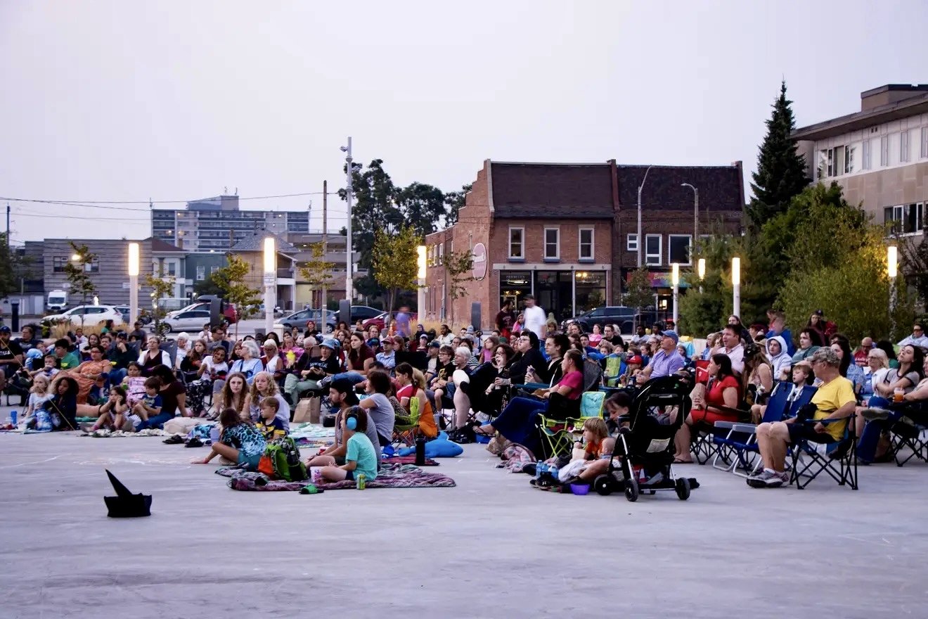 Lakers Fans Invited to Rally Downtown for Away Game Watch Parties