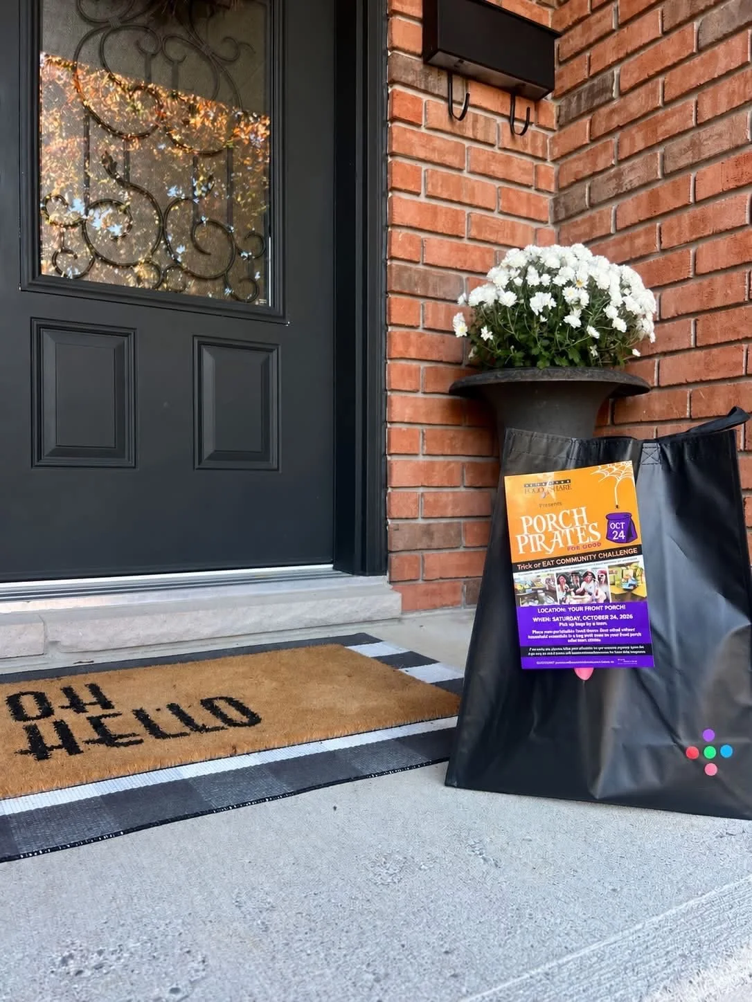 Kawartha Food Share’s Porch Pirates for Good food drive returns Saturday, October 24th, and residents can take part by leaving a bag of non-perishable food on their front porch for volunteers to collect starting at 9am.