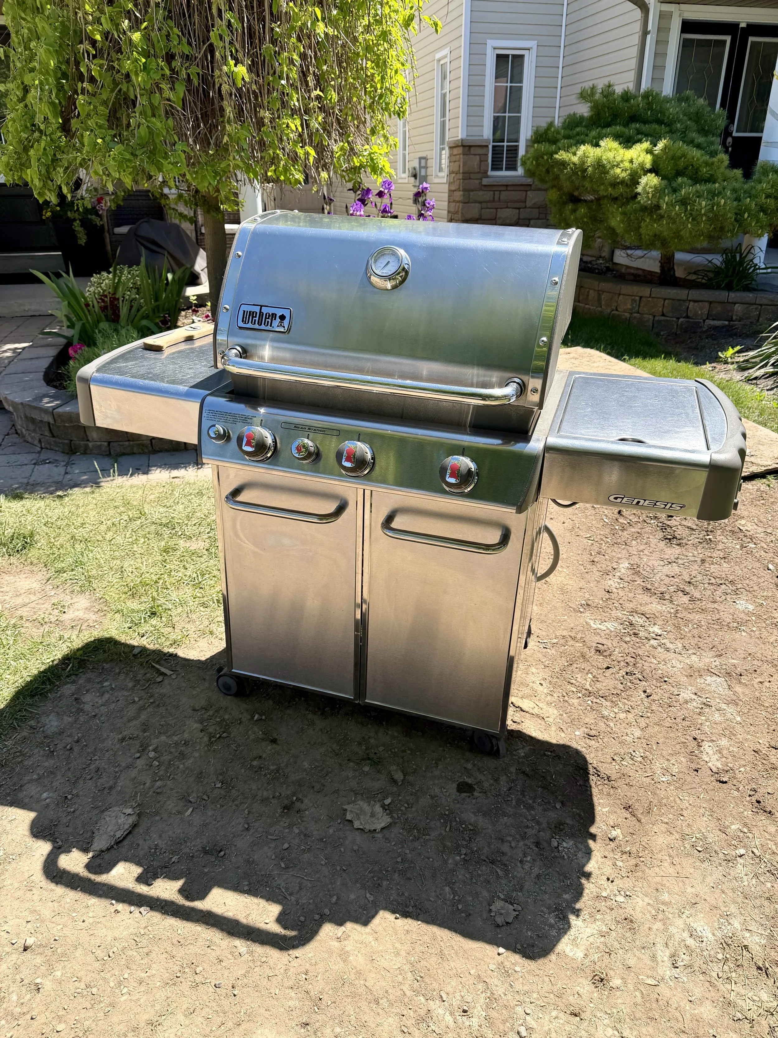 barbecue looking brand new and a clean from barbecue king