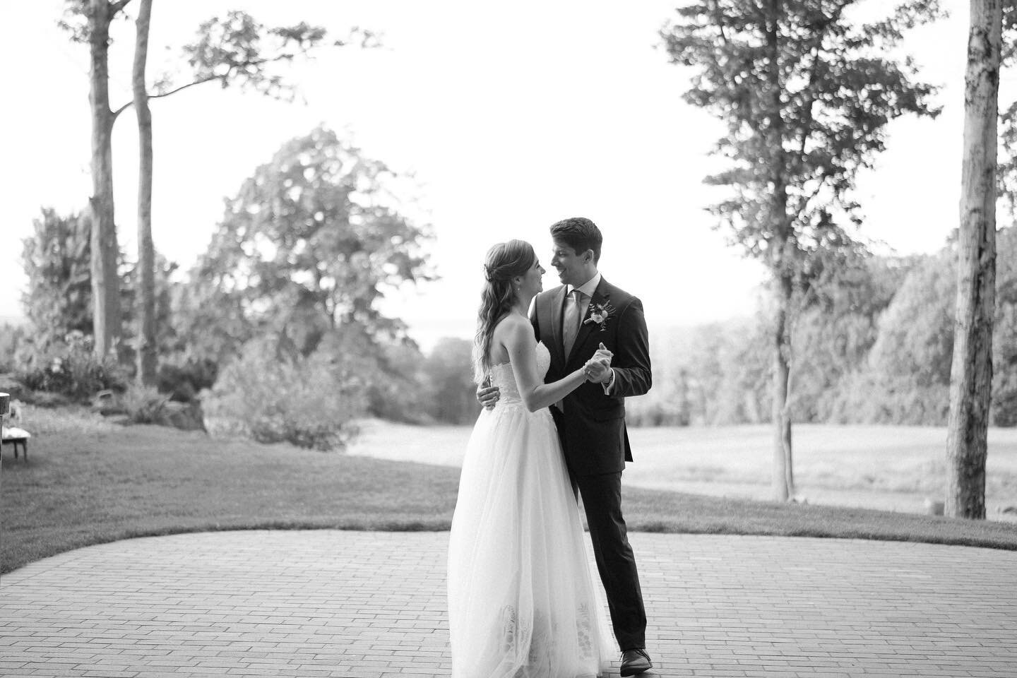 August 20th. Feels like a year ago already, but what a perfect day. I&rsquo;ll never get over the look on her face, and how lucky I am to have her beside me. Always.

📸: @hannahmezzadriphoto