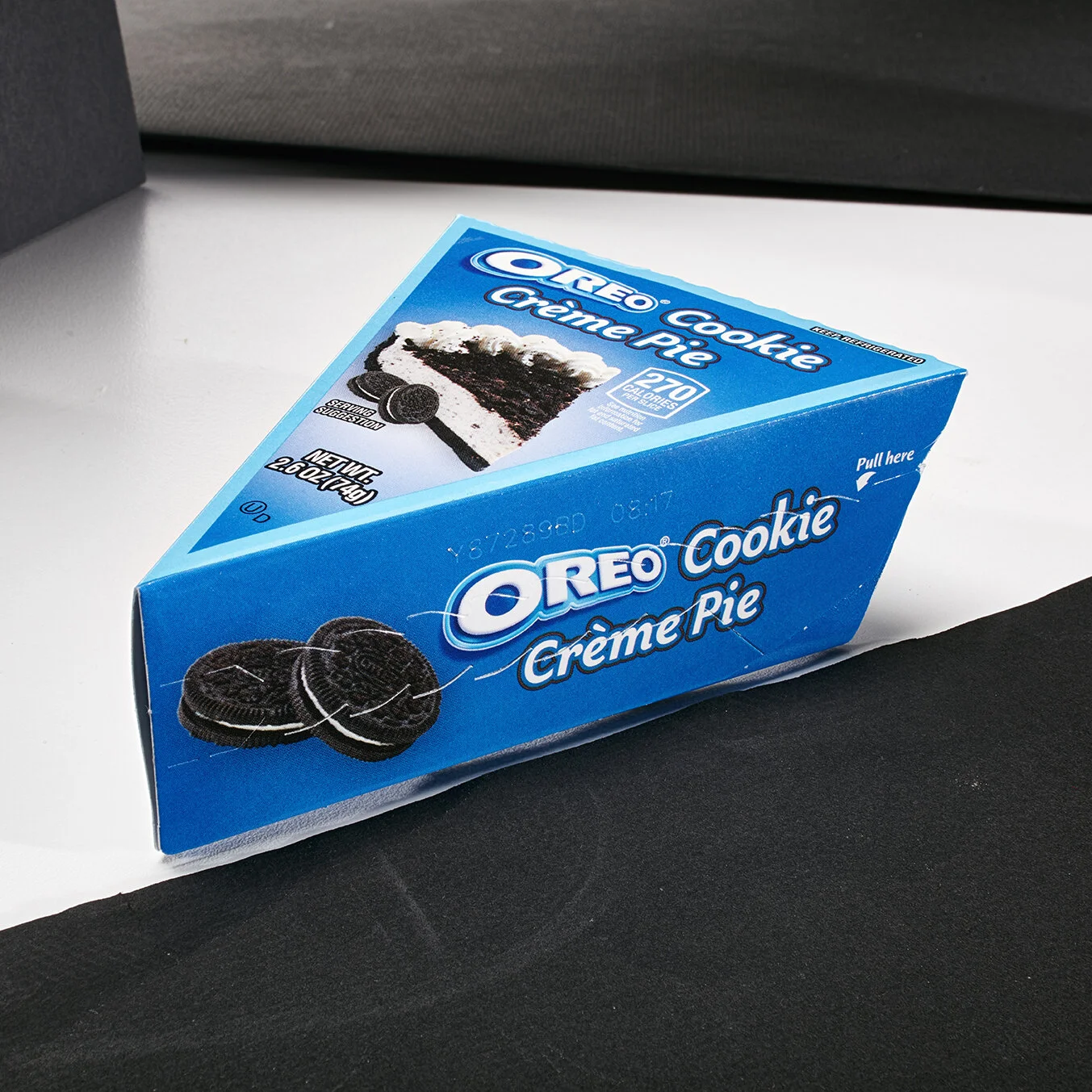 05_schwans_oreo_pie_box_before.jpg