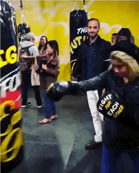 29Rooms-Punch-Gif-5.gif